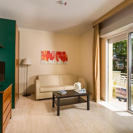 Astoria Suite Hotel Rimini Esterno foto