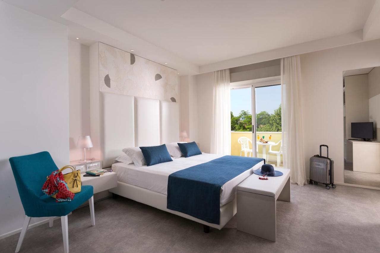 Astoria Suite Hotel Rimini Esterno foto
