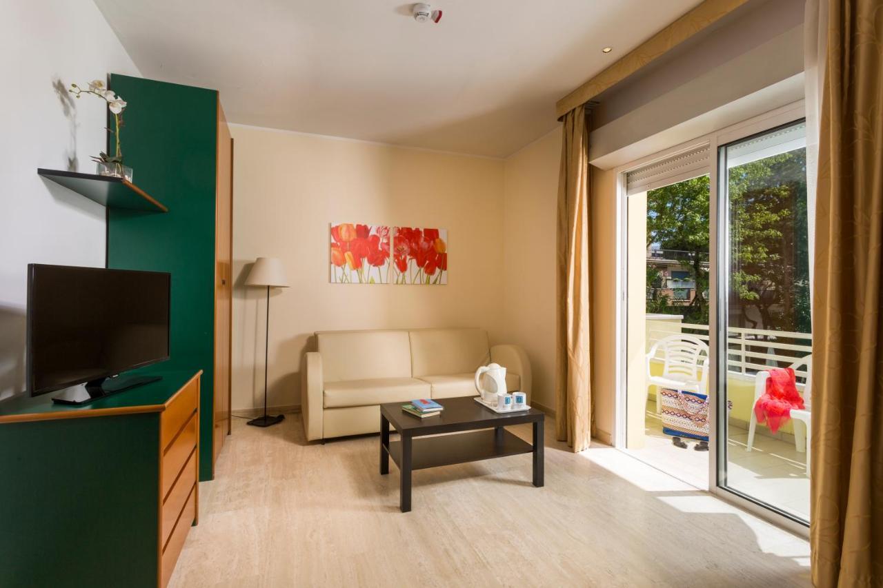 Astoria Suite Hotel Rimini Esterno foto
