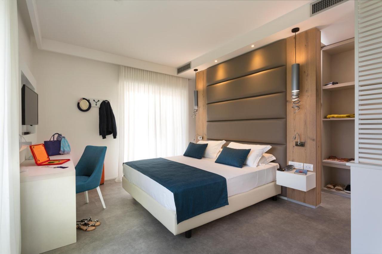 Astoria Suite Hotel Rimini Esterno foto