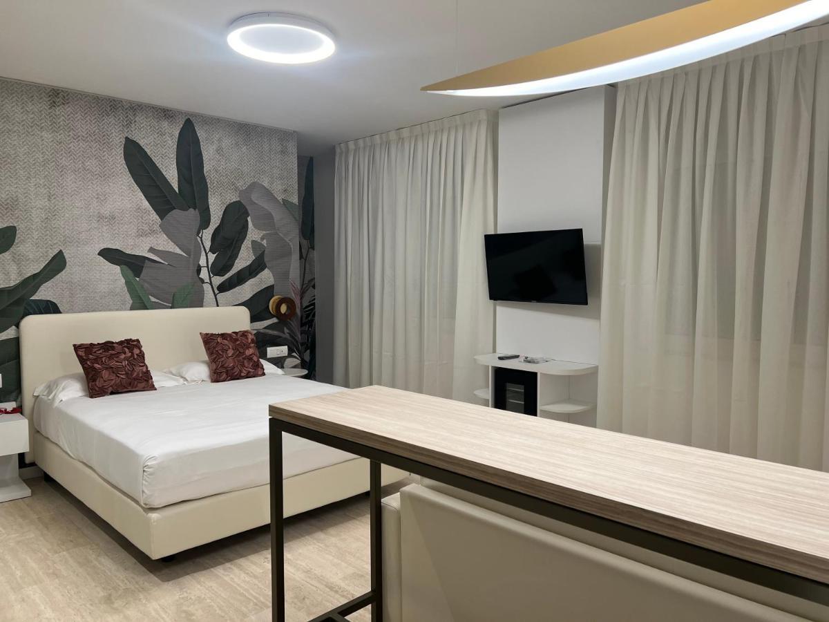 Astoria Suite Hotel Rimini Esterno foto