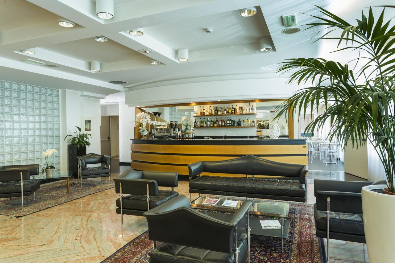 Astoria Suite Hotel Rimini Esterno foto