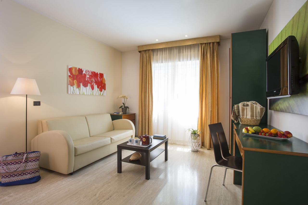 Astoria Suite Hotel Rimini Esterno foto