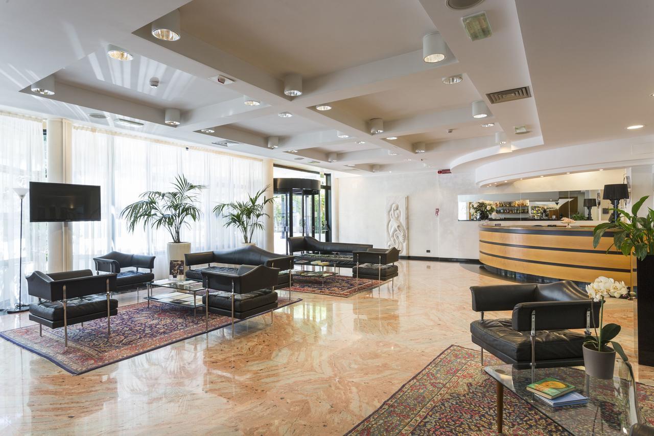 Astoria Suite Hotel Rimini Esterno foto