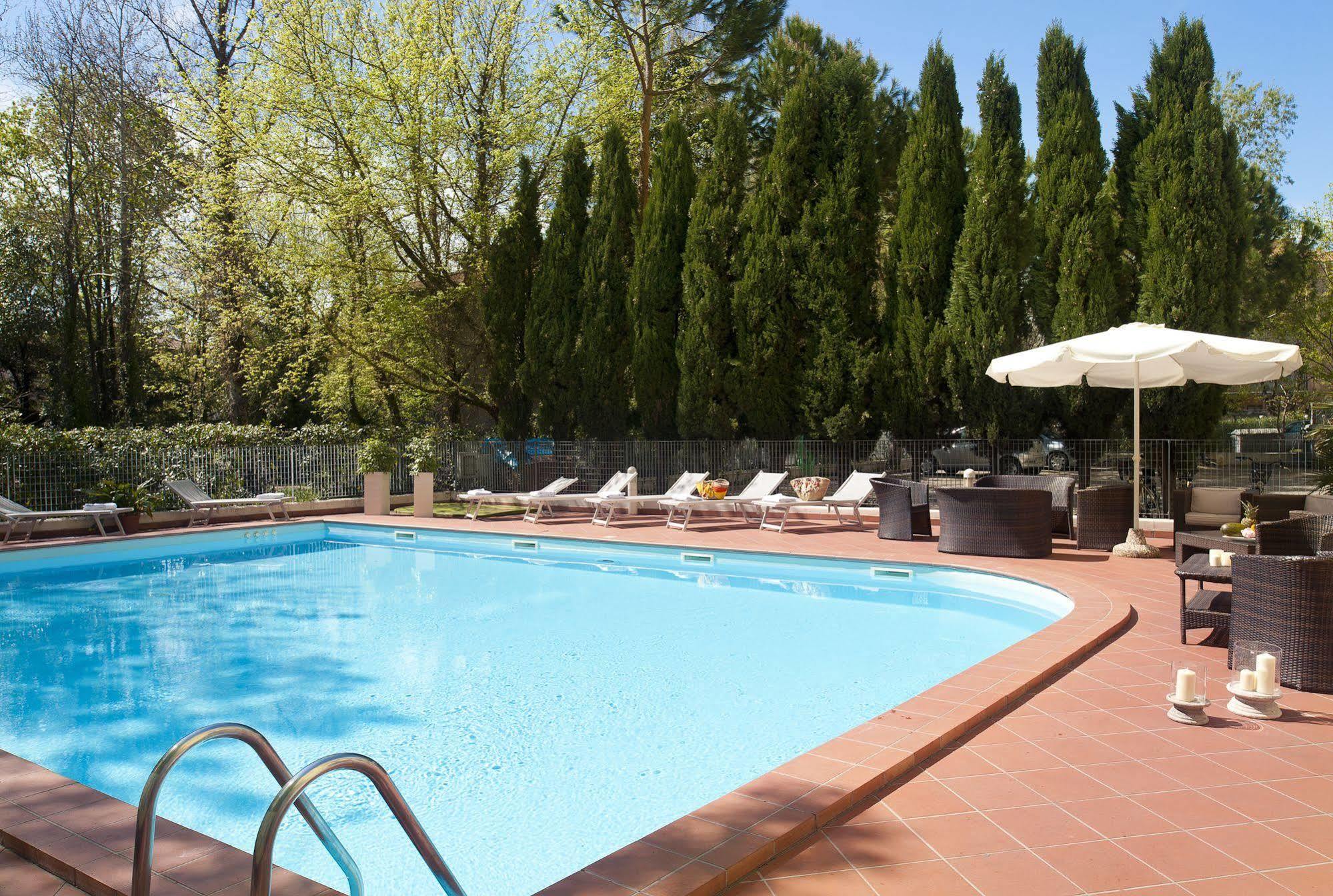 Astoria Suite Hotel Rimini Esterno foto