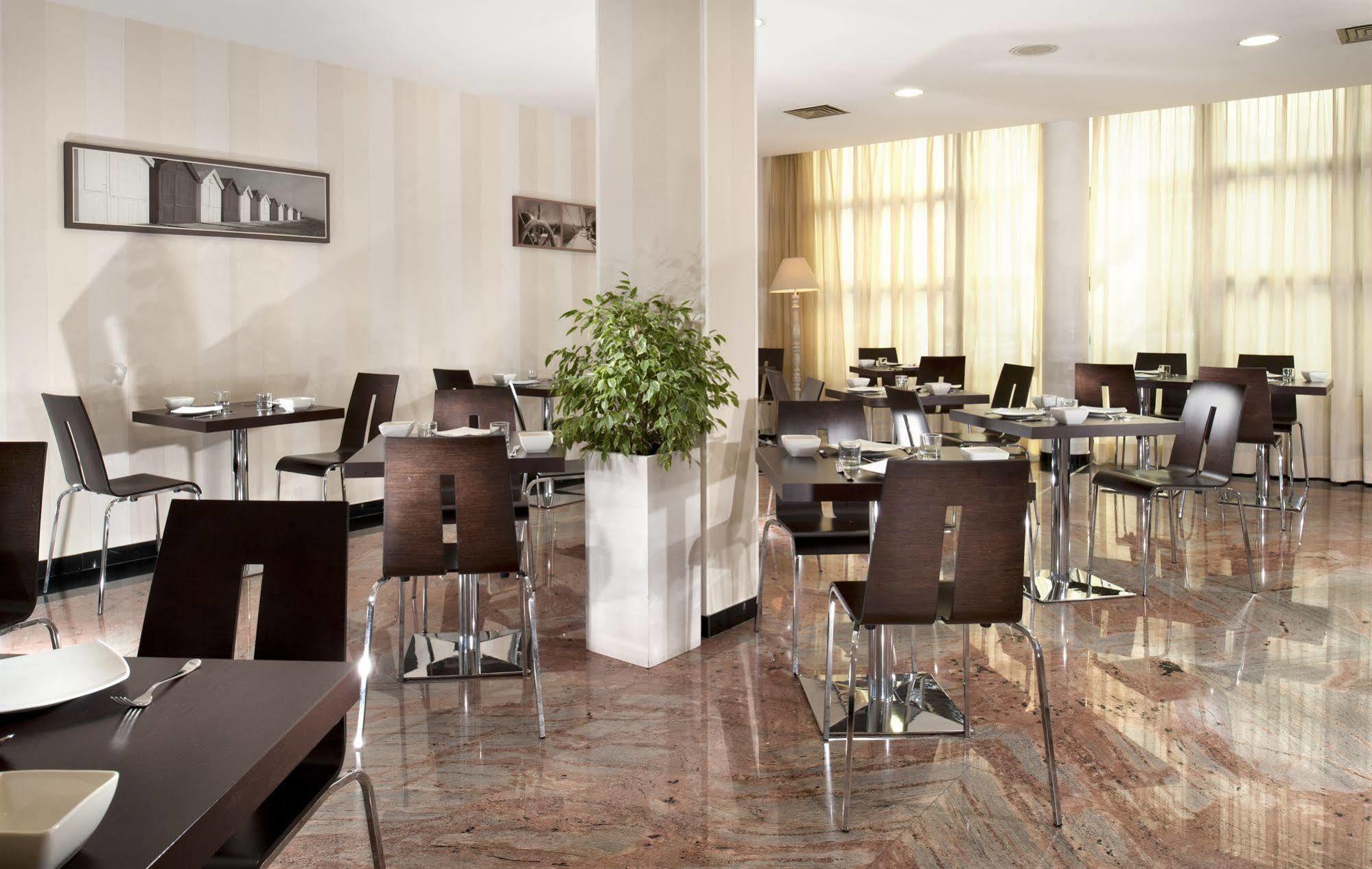 Astoria Suite Hotel Rimini Esterno foto