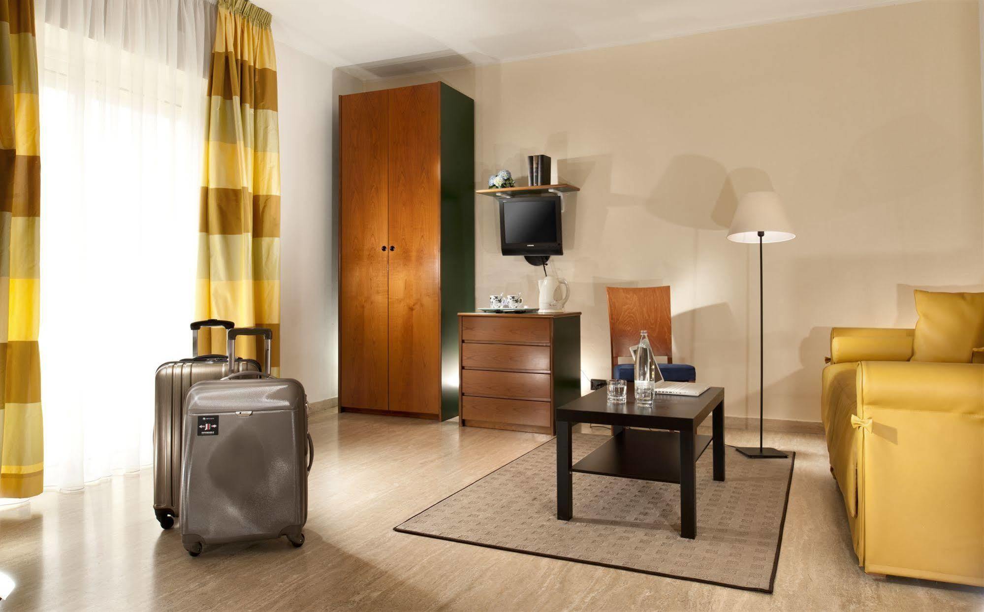 Astoria Suite Hotel Rimini Esterno foto